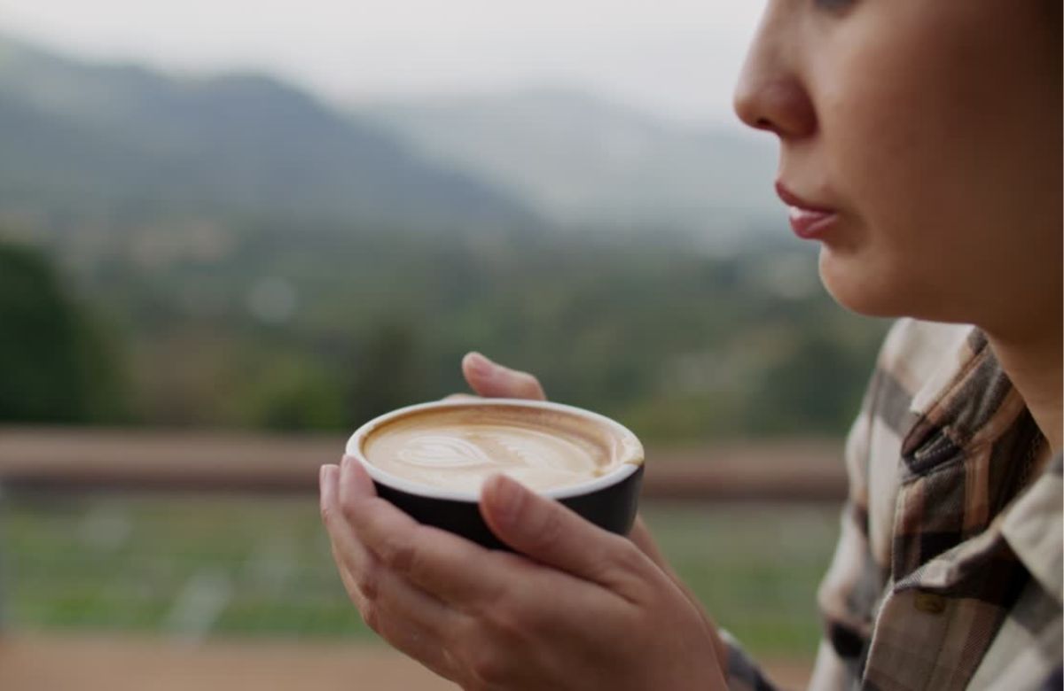 Svakako da vaša dnevna doza šoljice kafe može ostati ritual, ali nikako ne ignorišite signale koji ukazuju na promenu u telu.
